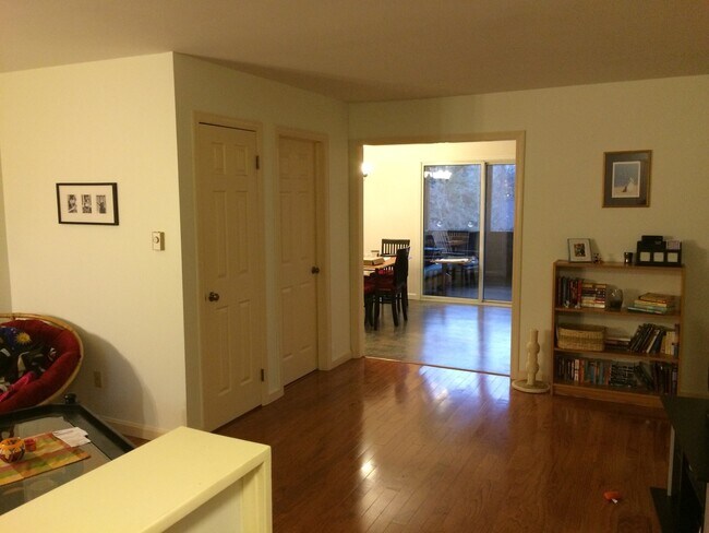 Foto del edificio - 2 bed/1.5 bath Townhouse