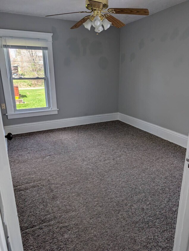 Foto del edificio - 1351 S Seneca Ave