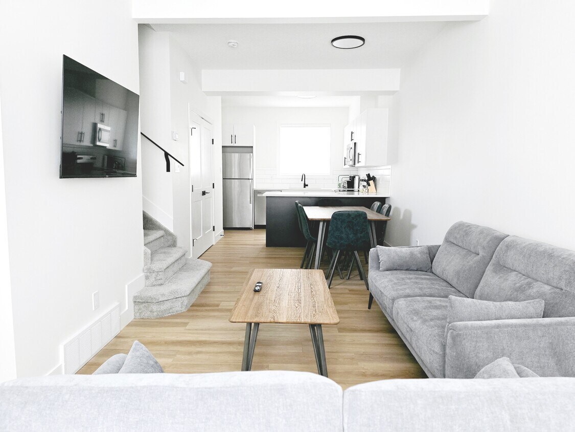 Primary Photo - 10615-10122 122 Ave NW