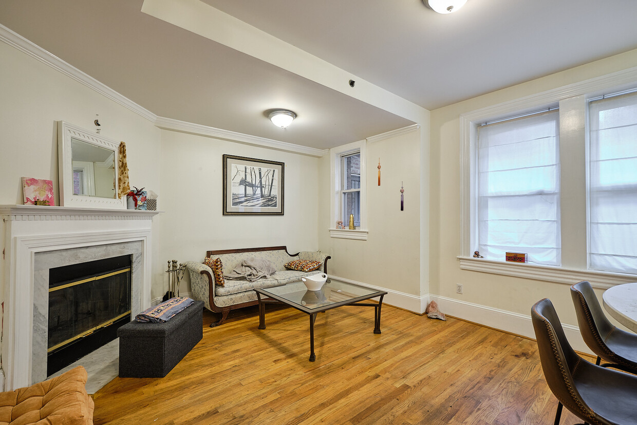 Foto principal - 1736 18th St NW