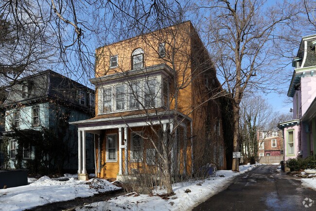 Building Photo - 243 W Rittenhouse St