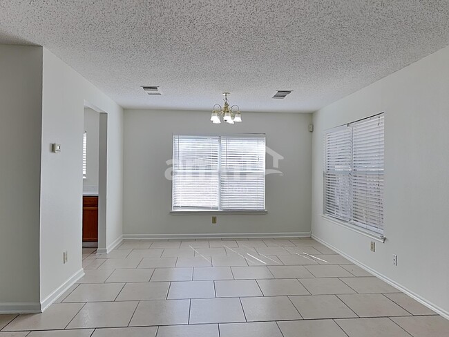 Building Photo - 8043 Cantura Mls