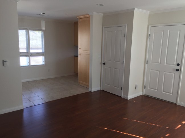 dining area - 909 Washington Ave