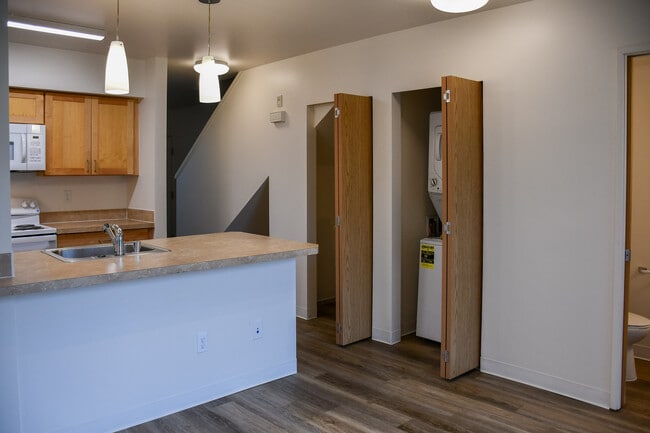 Building Photo - Glennwood Townhomes
