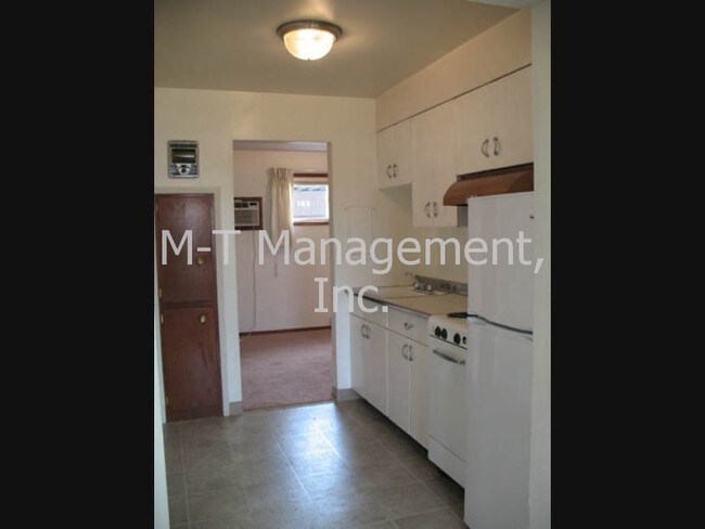 Foto del edificio - North side 1 br/1 bath 4 plex, top corner