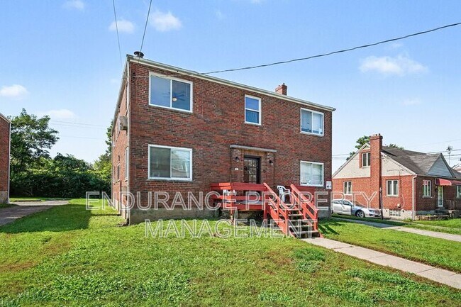 Building Photo - 629 Maple Dr