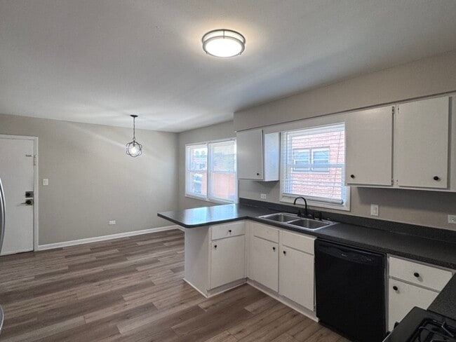 Building Photo - 43 W Ann St