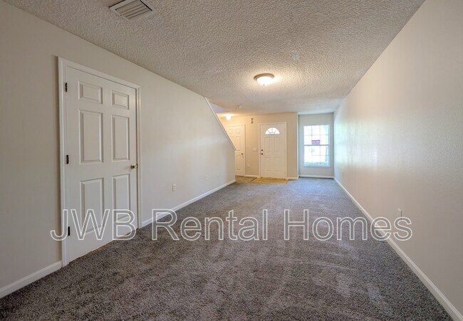 Foto del edificio - 8473 McGirts Village Ln