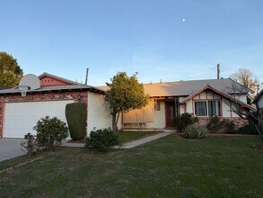 Building Photo - 6934 Dannyboyar Ave