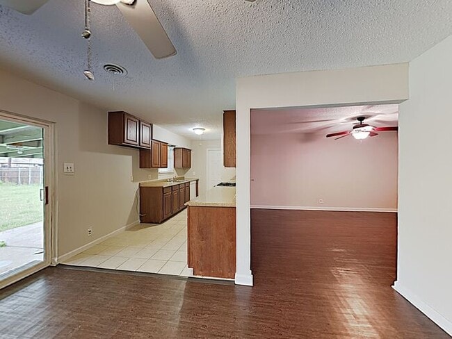 Building Photo - No App Fee. 1 Month Free*