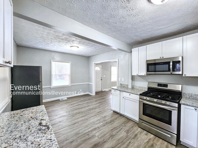 Building Photo - 1292 Beecher St SW