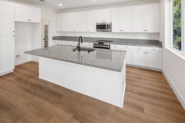 Foto del edificio - Brand new 5 bedroom home for rent in Sutter's Ridge near downtown Placerville!