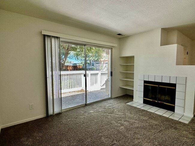 Building Photo - Townhouse Located in Santa Teresa with New...