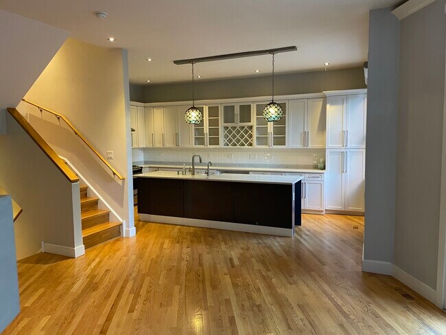 Foto del edificio - 410 N Clinton St