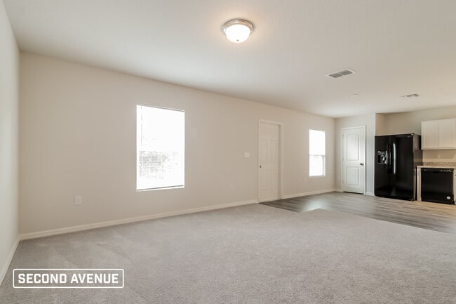 Building Photo - 280 Begonia Ln