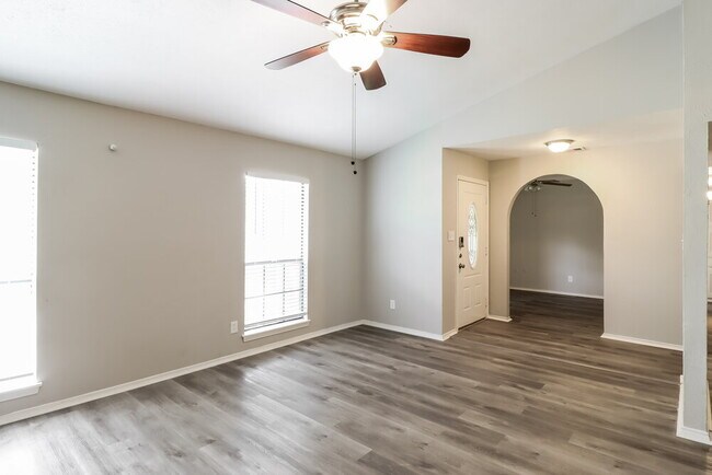 Foto del edificio - 1702 Clark Trail