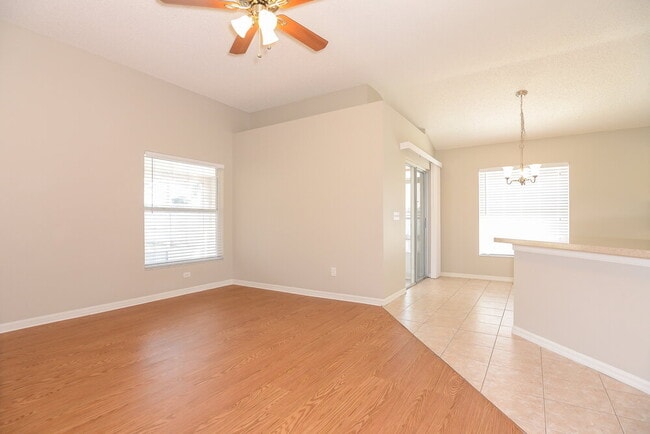 Foto del edificio - 1538 Scotch Pine Dr