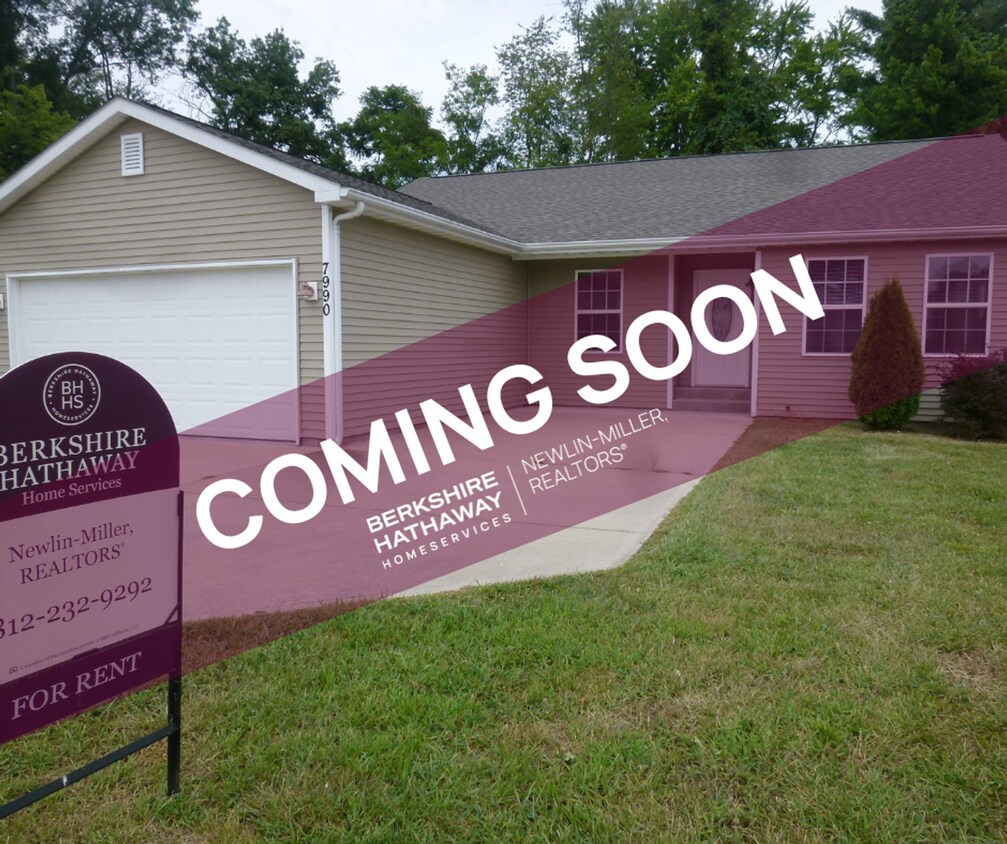 Primary Photo - Spacious East Side 4 Bed 2 Bath Home, 2-Ca...