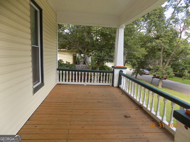 Building Photo - 304 Boulevard