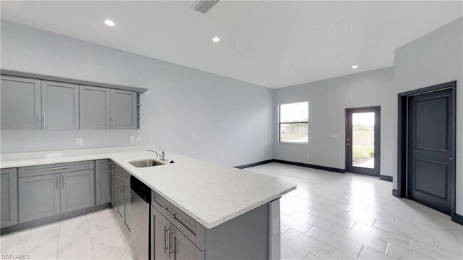 Foto del edificio - 1315-1315 NE 8th Pl