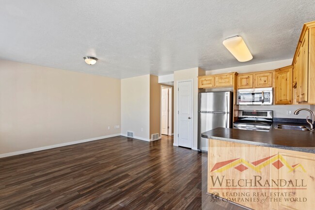 Foto del edificio - 3 bedroom Layton Townhome.