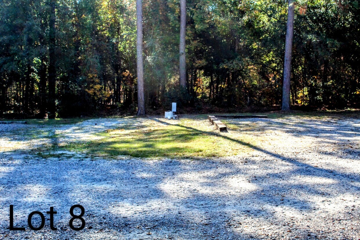 5027 Rivers Collins Rd Unit 8, Waynesboro, GA 30830 Room for Rent in