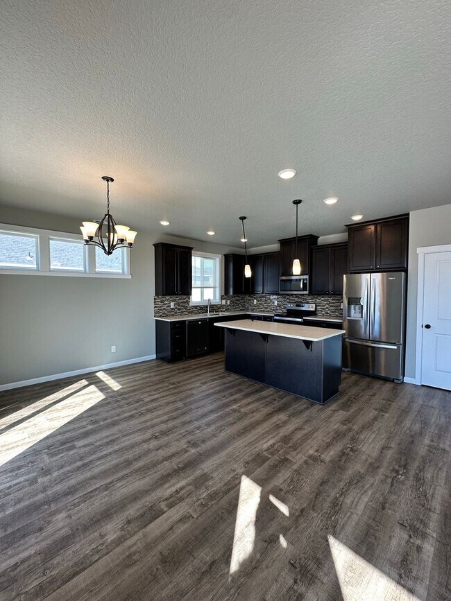 Foto del edificio - Stunning 3 Bedroom Home In Quincy!
