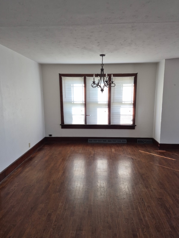 Building Photo - 21 Science St