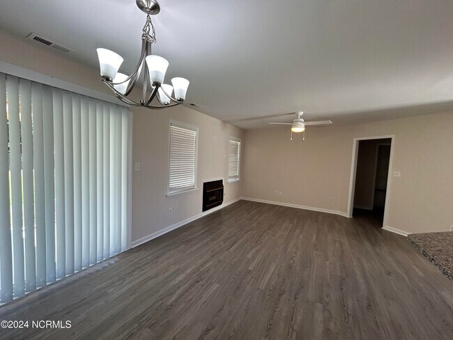 Building Photo - 228 Cottontail Run