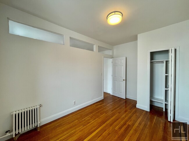 Foto del edificio - Pet-friendly one bedroom located in Astoria