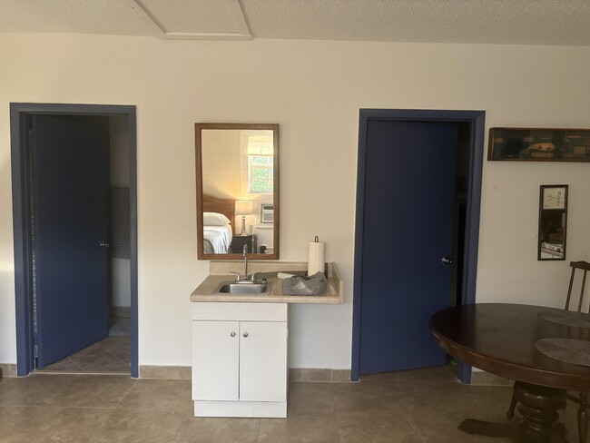 Building Photo - 10132 Windtree Ln