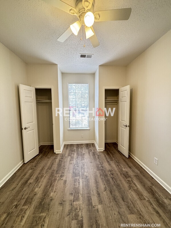 Building Photo - 2512 Courtney Dr