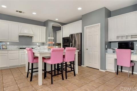 Foto del edificio - 26694 Evergreen Ave