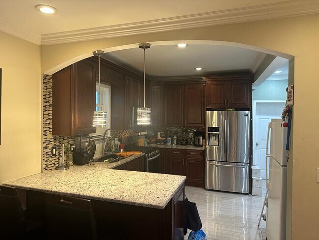 Building Photo - 102 W 3rd St