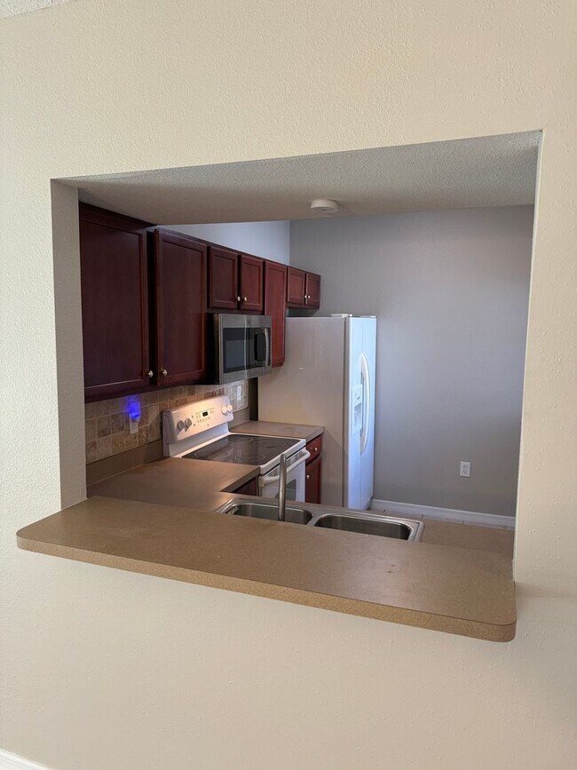 Building Photo - Riverview Condo for Rent