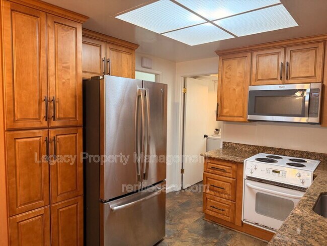 Foto del edificio - 1427 Bel Air Dr