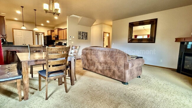Building Photo - 406 Lundblad Pl