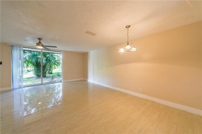 Building Photo - 1343 Hampton Blvd