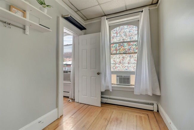 Building Photo - 153 Grand St