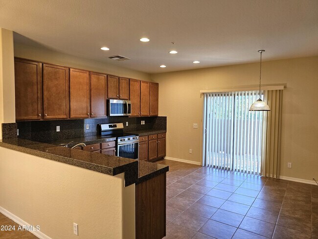 Building Photo - 6111 E Knolls Way N