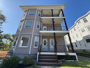 Building Photo - 32 Woodbine St