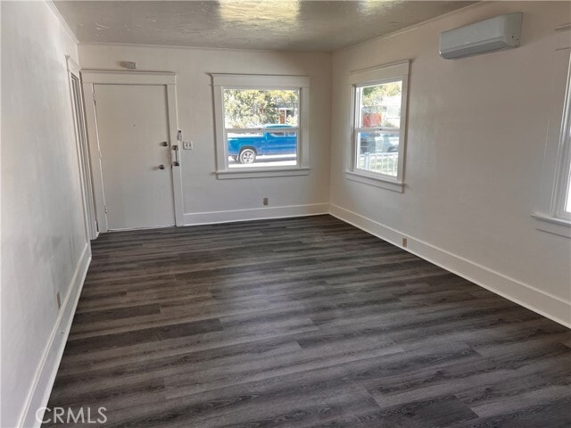 Building Photo - 320 W Lemon Ave