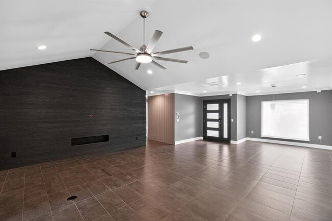 Foto del edificio - 513 Meadowbrook Dr