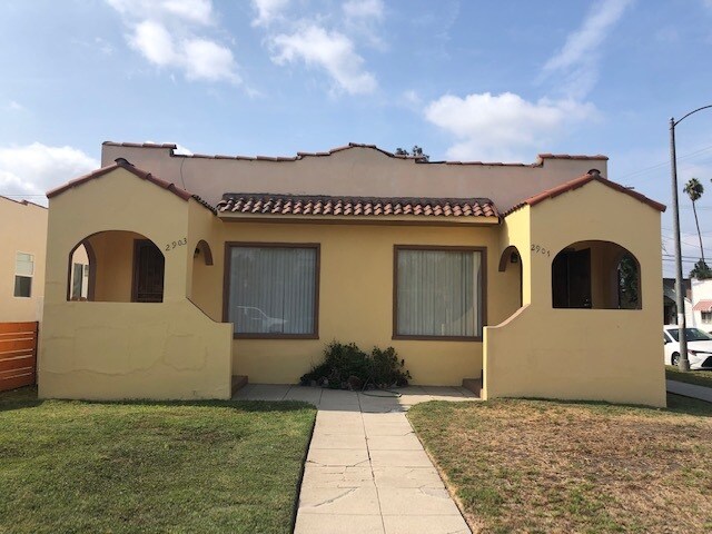 FRONT OF DUPLEX - 2903 S Rimpau Blvd