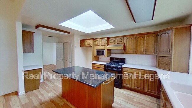 Building Photo - 1824 Addington Dr