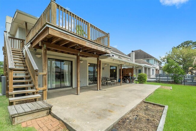 Building Photo - 9235 Deepwater Dr
