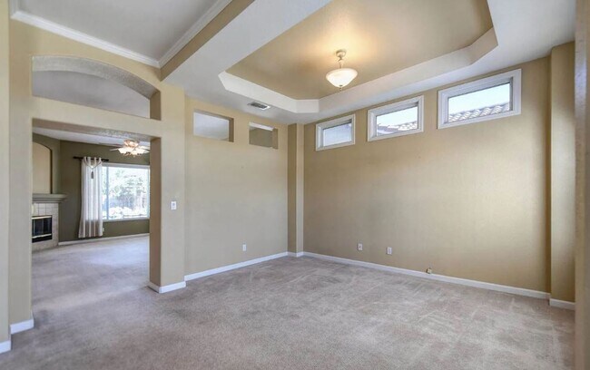 Foto del edificio - Spectacular 4/2 Elk Grove w/Salt Water Pool!  (PLEASE READ AD FOR SHOWING REQUIREMENTS)!