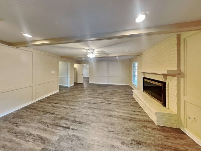 Building Photo - 5702 Kiowa Timbers Dr