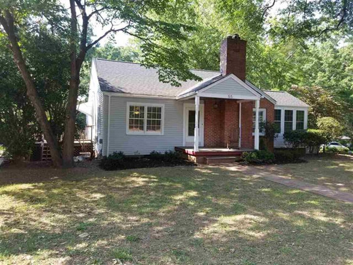 Foto principal - Cozy 4 Bed 2 Bath Home in Greenville
