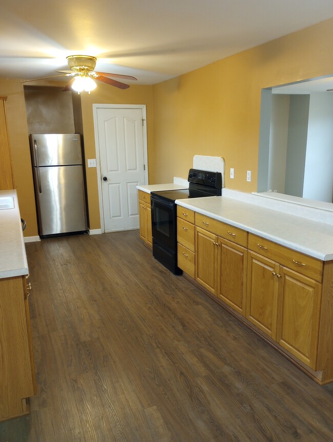 Building Photo - 24 NW 525th Rd